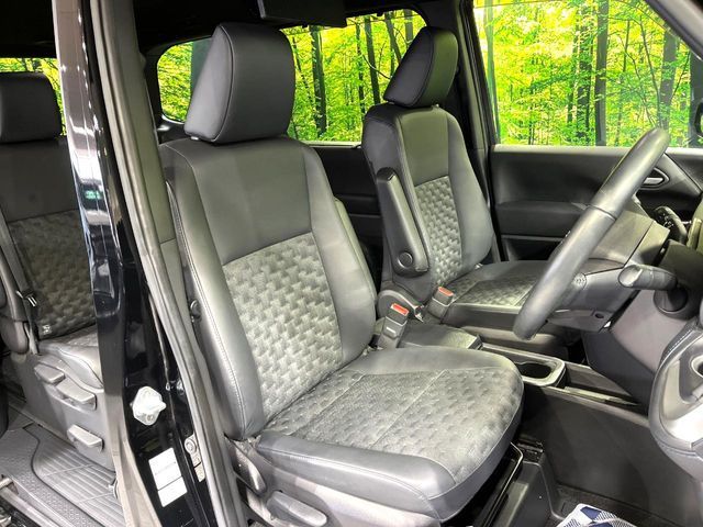 TOYOTA VOXY HYBRID 2023 Image 31