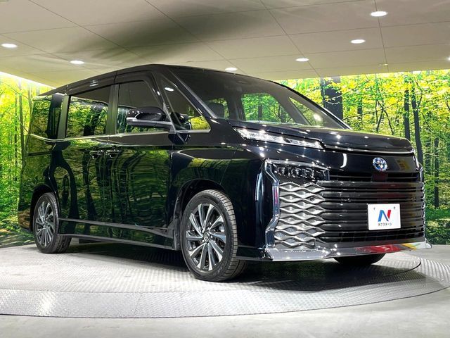 TOYOTA VOXY HYBRID 2023 Image 31