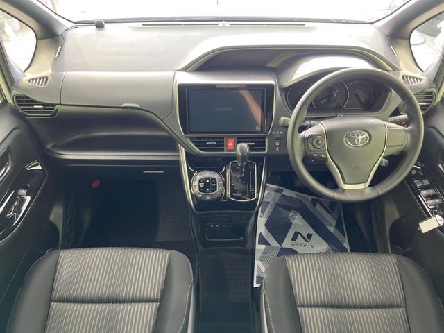 TOYOTA VOXY 2019 Image 31