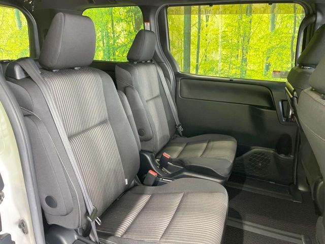 TOYOTA VOXY 2019 Image 31