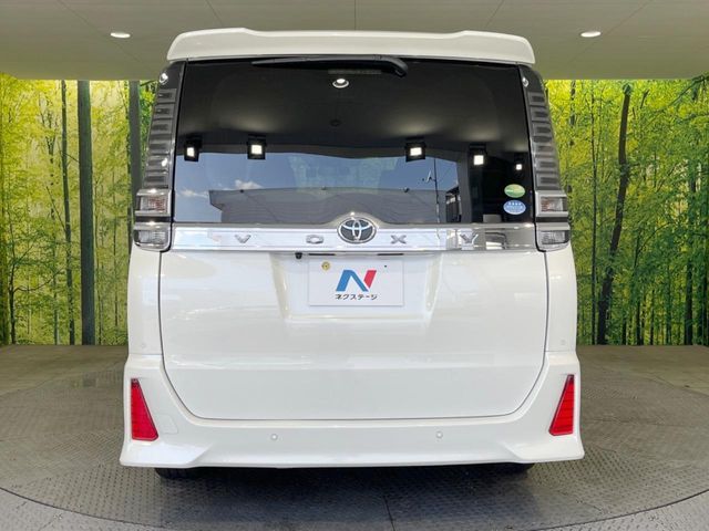 TOYOTA VOXY 2019 Image 31