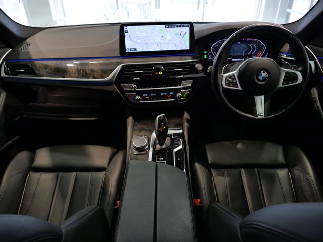 BMW 5SERIES TOURING 2022 Image 31