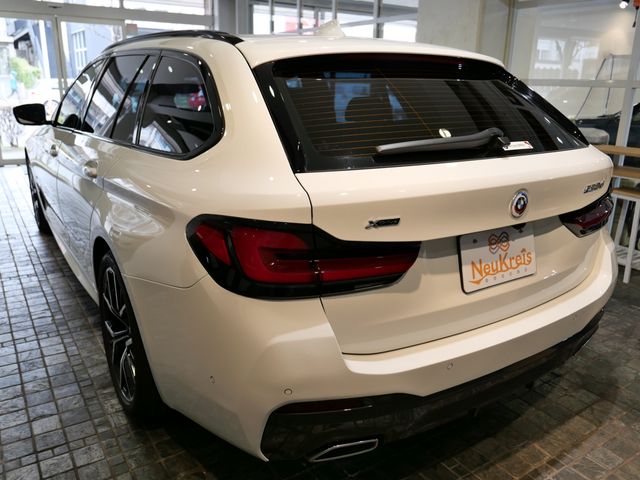 BMW 5SERIES TOURING 2022 Image 31