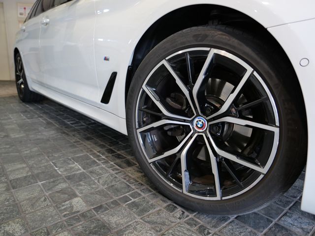 BMW 5SERIES TOURING 2022 Image 31