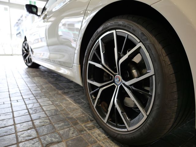 BMW 5SERIES TOURING 2022 Image 31