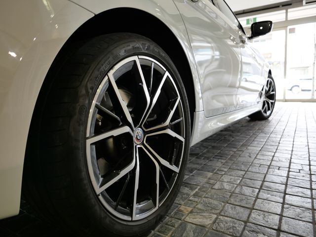 BMW 5SERIES TOURING 2022 Image 31