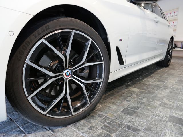 BMW 5SERIES TOURING 2022 Image 31