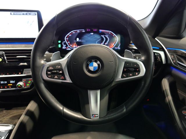 BMW 5SERIES TOURING 2022 Image 31