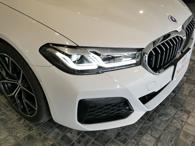 BMW 5SERIES TOURING 2022 Image 31