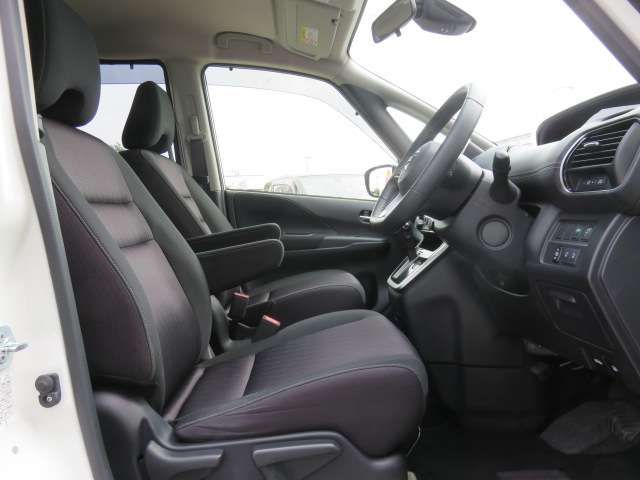 NISSAN SERENA  S-HYBRID 4WD 2018 Image 31