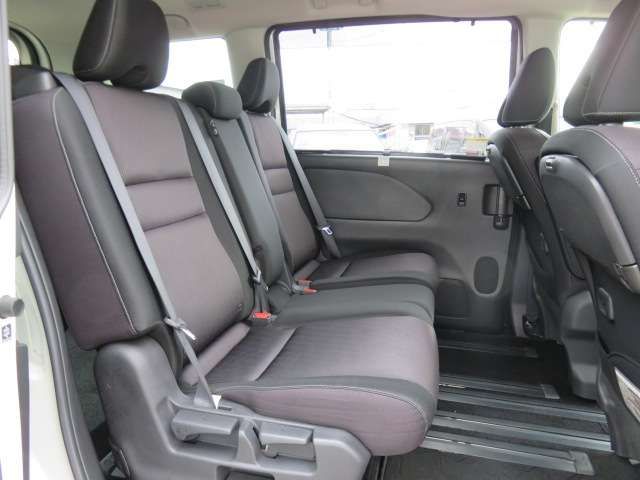 NISSAN SERENA  S-HYBRID 4WD 2018 Image 31