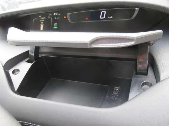 NISSAN SERENA  S-HYBRID 4WD 2018 Image 31