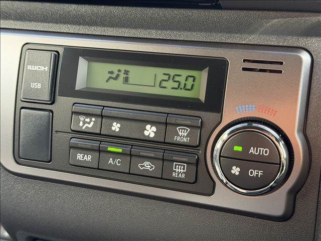 TOYOTA HIACE VAN 2WD 2024 Image 31