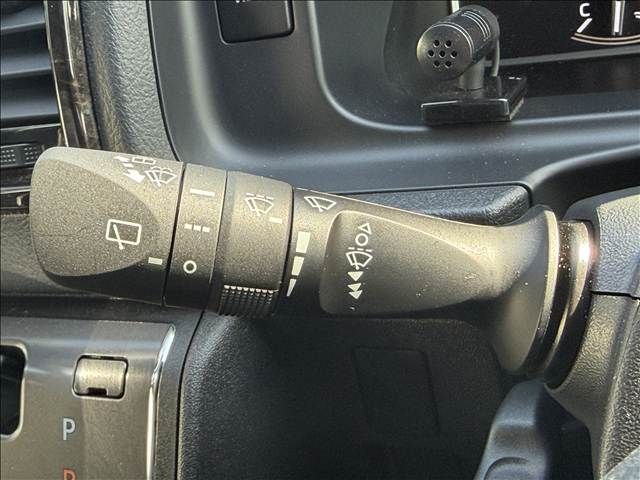 TOYOTA HIACE VAN 2WD 2024 Image 31