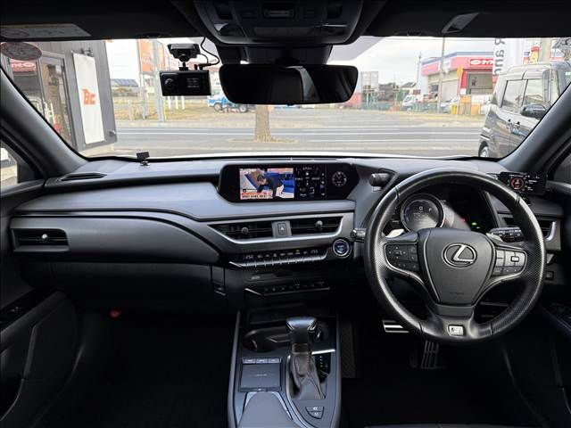 TOYOTA LEXUS UX250H 2020 Image 31