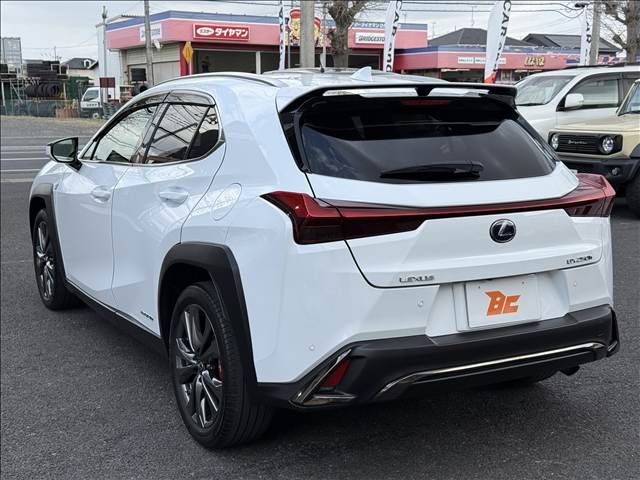 TOYOTA LEXUS UX250H 2020 Image 31