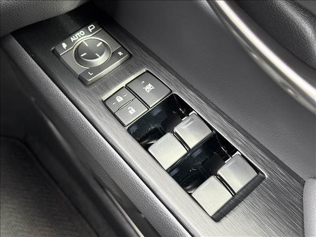 TOYOTA LEXUS UX250H 2020 Image 31