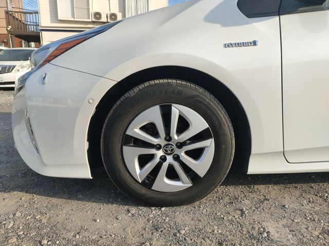 TOYOTA PRIUS 2016 Image 31