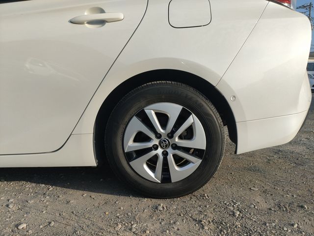 TOYOTA PRIUS 2016 Image 31