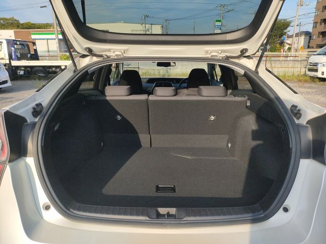 TOYOTA PRIUS 2016 Image 31