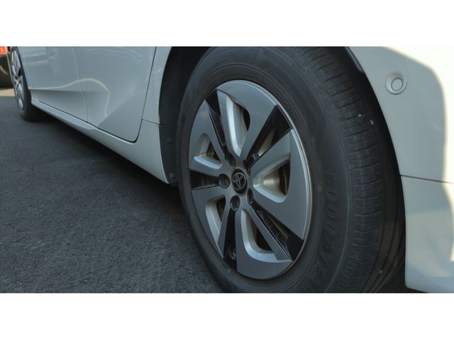 TOYOTA PRIUS 2016 Image 31