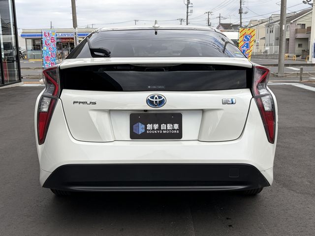 TOYOTA PRIUS 2016 Image 31