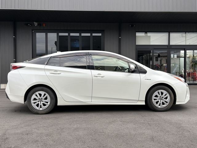 TOYOTA PRIUS 2016 Image 31