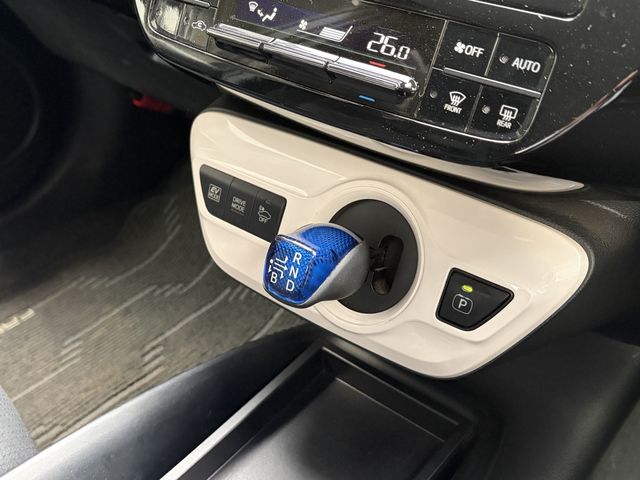 TOYOTA PRIUS 2016 Image 31