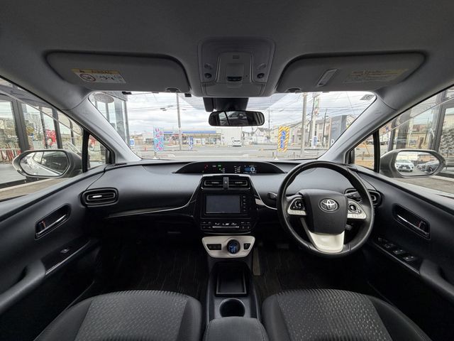 TOYOTA PRIUS 2016 Image 31