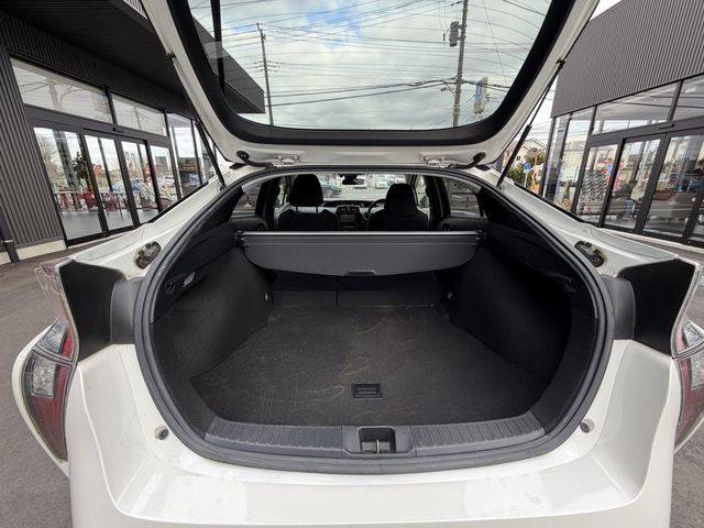 TOYOTA PRIUS 2016 Image 31