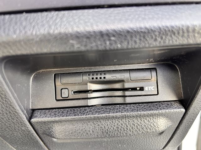 TOYOTA VOXY 2015 Image 31