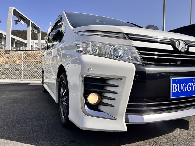 TOYOTA VOXY 2015 Image 31