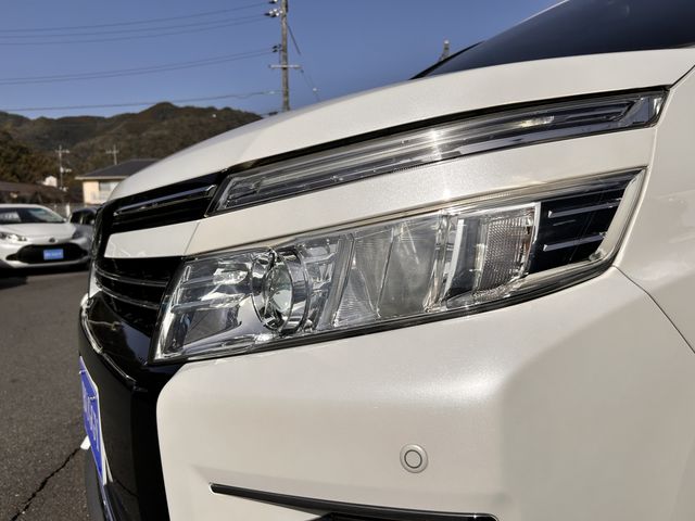 TOYOTA VOXY 2015 Image 31