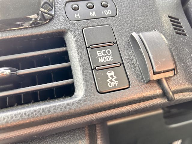 TOYOTA VOXY 2015 Image 31