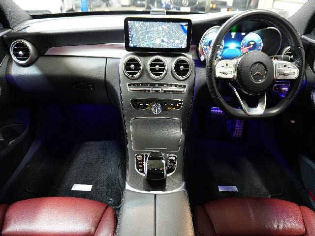 MERCEDES BENZ C CLAS 2018 Image 31