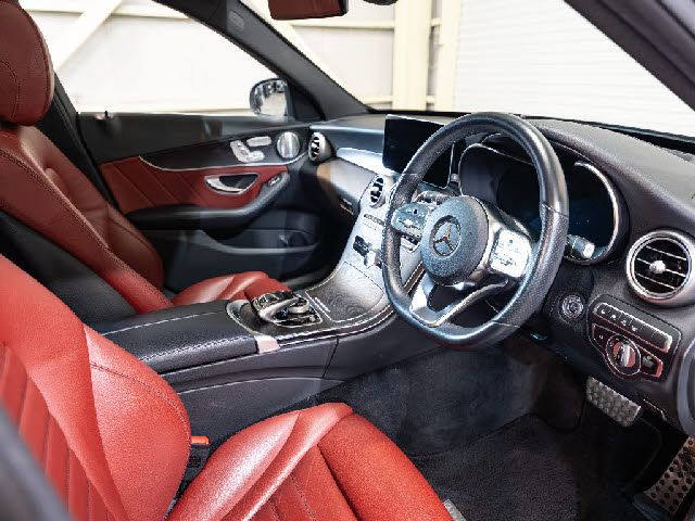 MERCEDES BENZ C CLAS 2018 Image 31