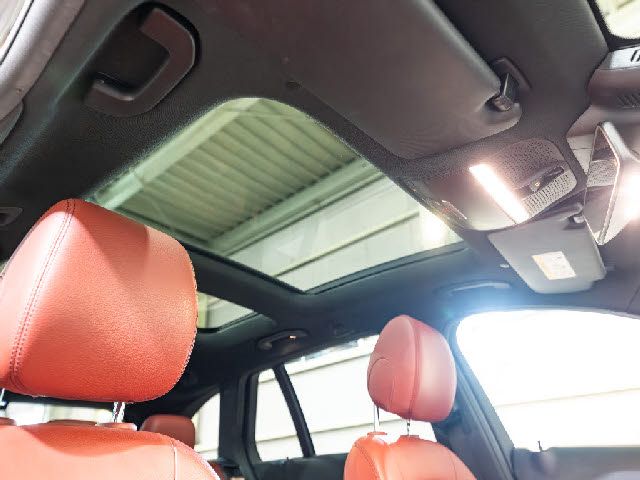 MERCEDES BENZ C CLAS 2018 Image 31