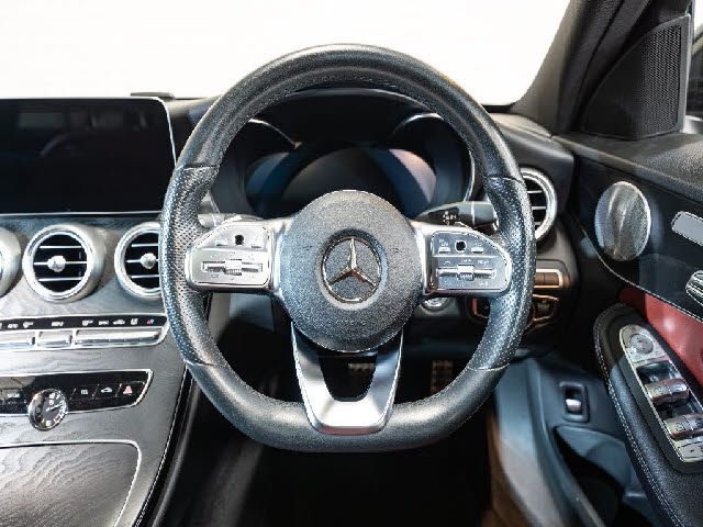 MERCEDES BENZ C CLAS 2018 Image 31