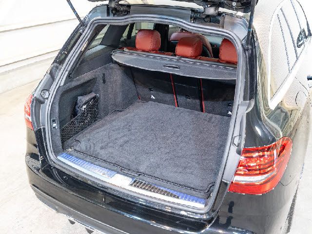 MERCEDES BENZ C CLAS 2018 Image 31