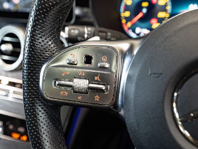 MERCEDES BENZ C CLAS 2018 Image 31