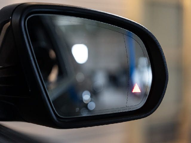 MERCEDES BENZ C CLAS 2018 Image 31