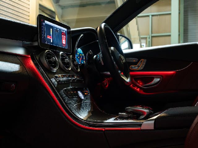 MERCEDES BENZ C CLAS 2018 Image 31