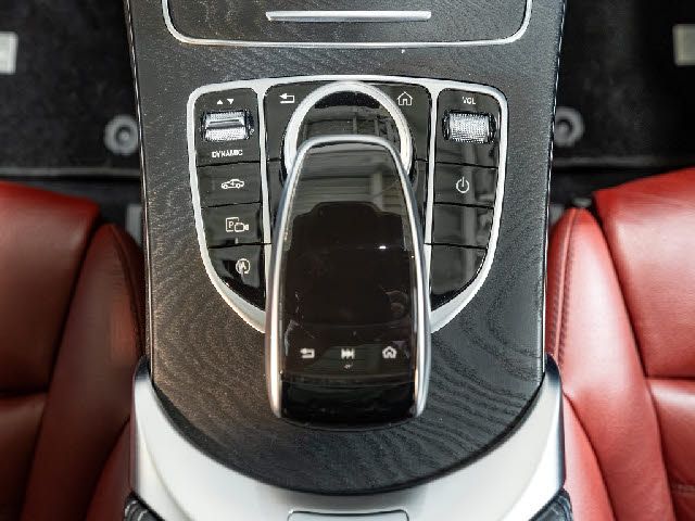 MERCEDES BENZ C CLAS 2018 Image 31