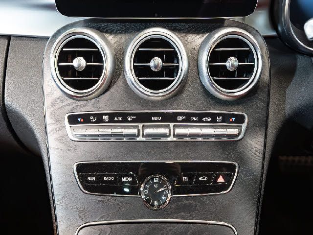 MERCEDES BENZ C CLAS 2018 Image 31