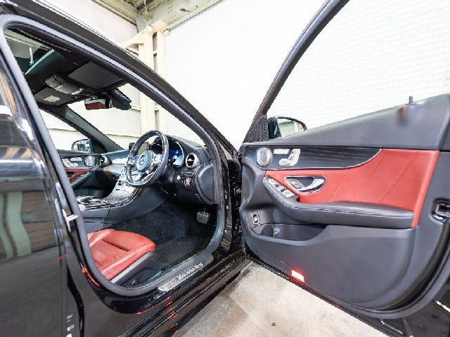 MERCEDES BENZ C CLAS 2018 Image 31