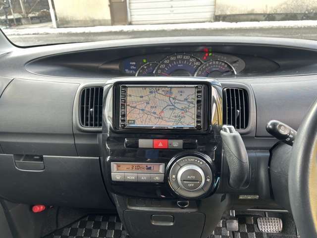 DAIHATSU TANTO CUSTOM 2012 Image 31