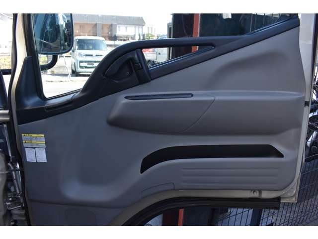 MITSUBISHI CANTER 2017 Image 31