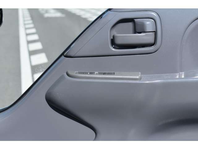 ISUZU ELF 2012 Image 31