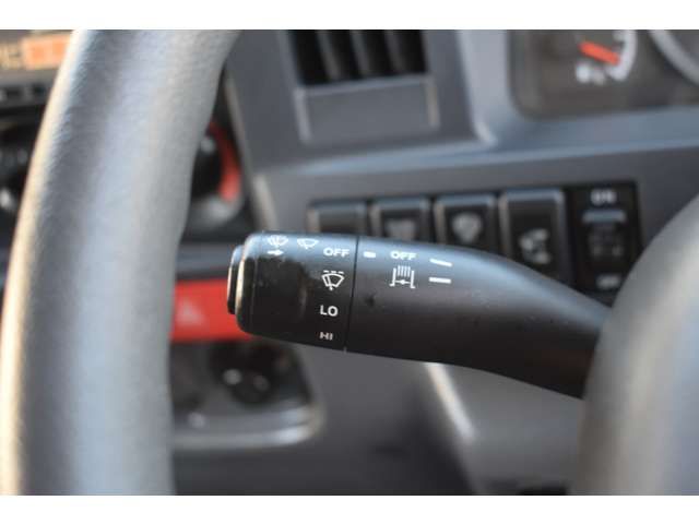 ISUZU ELF 2012 Image 31