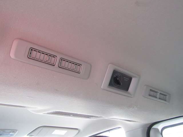 NISSAN NV350 CARAVAN 2018 Image 31